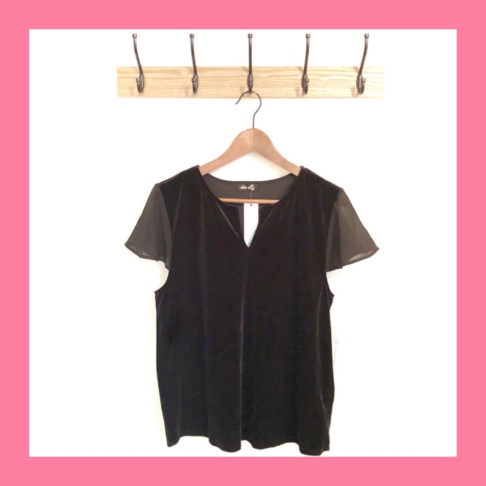 DEE ELLY STITCHFIX Ashe Velvet Flounce Sleeve Top